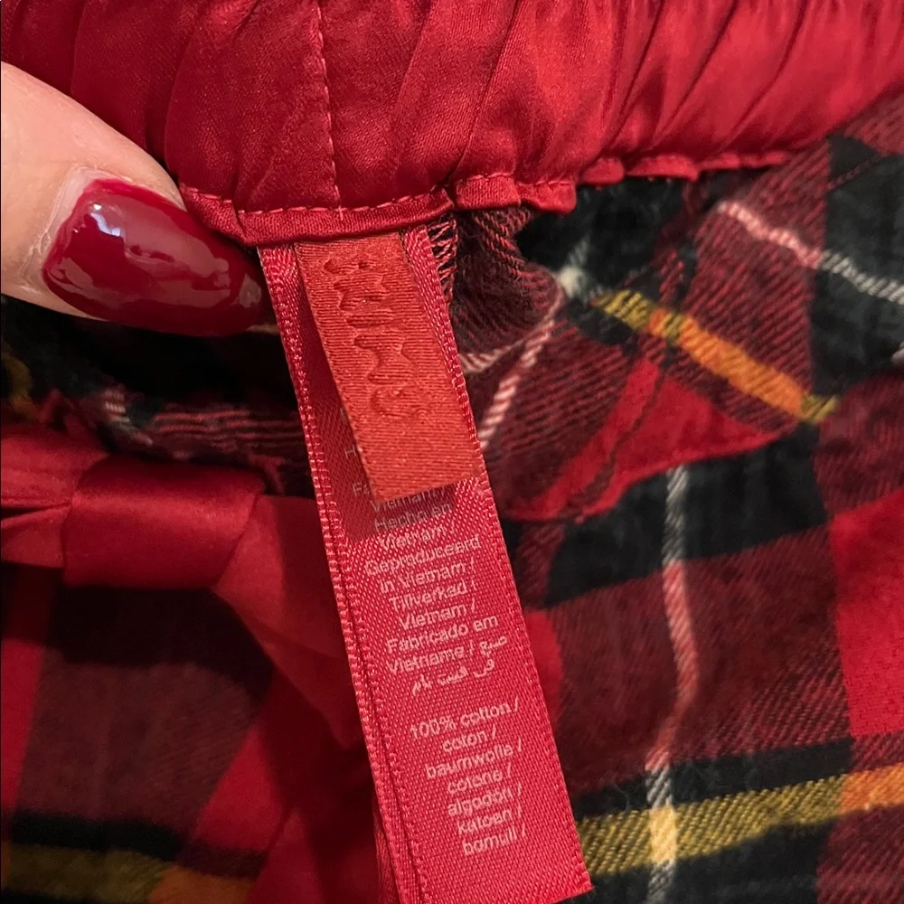 Skims Flannel Micro Sleep Shorts - Picture 11 of 15